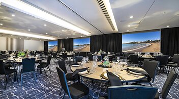 Crowne Plaza Sydney Coogee Beach by IHG