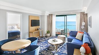 Crowne Plaza Sydney Coogee Beach by IHG