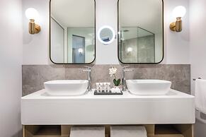 Crowne Plaza Sydney Coogee Beach by IHG