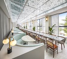 Crowne Plaza Sydney Coogee Beach by IHG