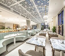 Crowne Plaza Sydney Coogee Beach by IHG