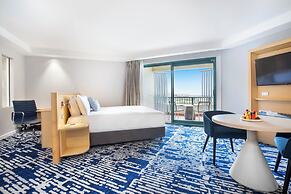 Crowne Plaza Sydney Coogee Beach by IHG