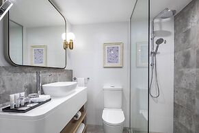 Crowne Plaza Sydney Coogee Beach by IHG