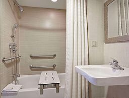 DoubleTree by Hilton Philadelphia Center City