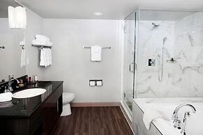 Niagara Falls Marriott on the Falls