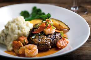 Niagara Falls Marriott on the Falls