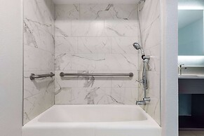 Travelodge by Wyndham Lemoore Near Naval Air Station