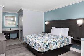 Travelodge by Wyndham Lemoore Near Naval Air Station