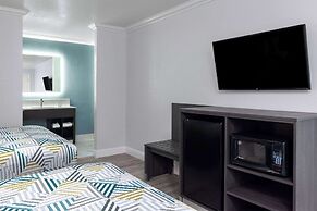 Travelodge by Wyndham Lemoore Near Naval Air Station