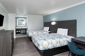 Travelodge by Wyndham Lemoore Near Naval Air Station