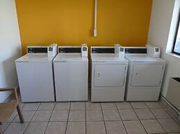 Travelodge by Wyndham Lemoore Near Naval Air Station