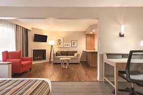 Country Inn & Suites by Radisson, La Crosse, WI