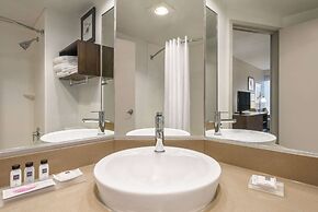Country Inn & Suites by Radisson, La Crosse, WI