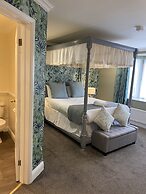 The George Hotel