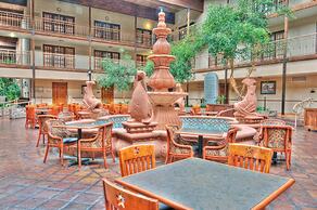 MCM Elegante Suites Abilene