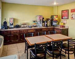 Econo Lodge East