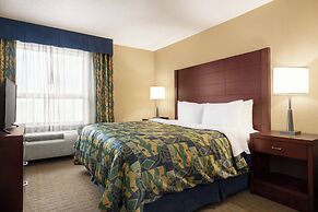 Travelodge by Wyndham Oshawa Whitby