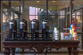 La Quinta Inn & Suites by Wyndham Secaucus Meadowlands