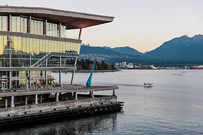Holiday Inn & Suites Vancouver Downtown by IHG