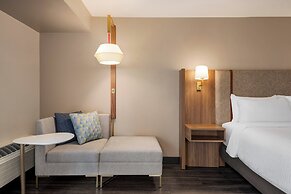 Holiday Inn & Suites Vancouver Downtown by IHG