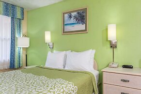 Days Inn by Wyndham Bradenton I-75