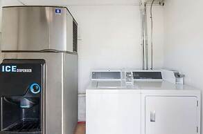 Econo Lodge Near Motor Speedway