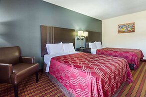 Econo Lodge Near Motor Speedway