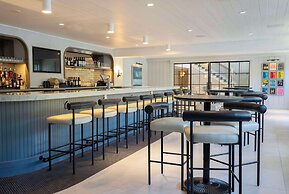 The Pell - Part of JdV by Hyatt