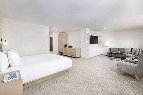 The Pell - Part of JdV by Hyatt