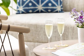 The Pell - Part of JdV by Hyatt