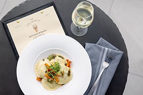 The Pell - Part of JdV by Hyatt