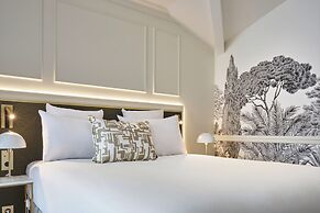 Posy Hotel by Happyculture