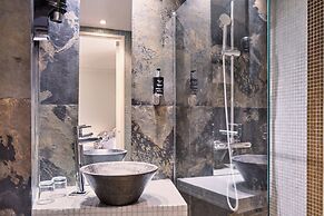 Posy Hotel by Happyculture