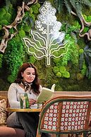 Posy Hotel by Happyculture