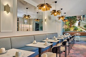 Posy Hotel by Happyculture