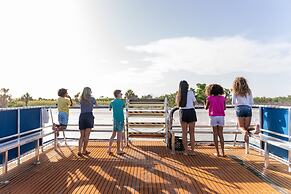 Island Grand at TradeWinds