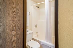 Econo Lodge Duluth near Miller Hill Mall