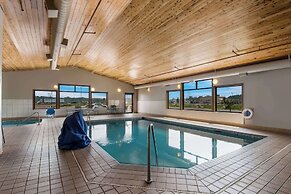 Econo Lodge Duluth near Miller Hill Mall