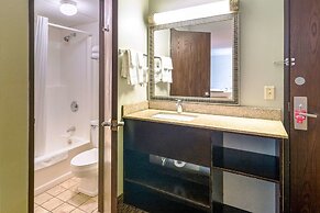 Econo Lodge Duluth near Miller Hill Mall