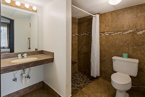 Econo Lodge Duluth near Miller Hill Mall