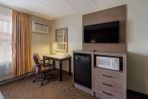 Econo Lodge Duluth near Miller Hill Mall