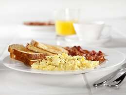 Courtyard by Marriott Boston-Cambridge