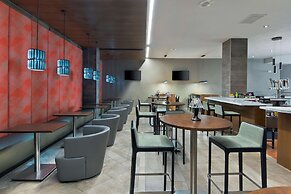 Embassy Suites by Hilton Los Angeles Downey