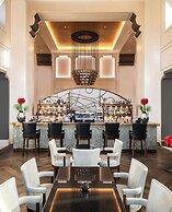 Royal Savoy Hotel & Spa