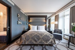 Royal Savoy Hotel & Spa