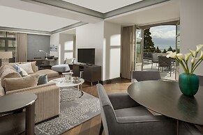 Royal Savoy Hotel & Spa