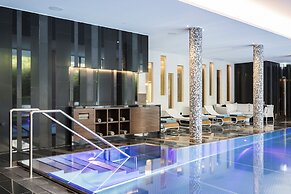 Royal Savoy Hotel & Spa
