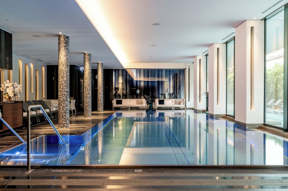 Royal Savoy Hotel & Spa