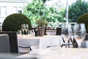 Royal Savoy Hotel & Spa