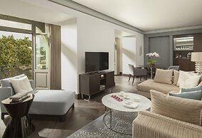 Royal Savoy Hotel & Spa
